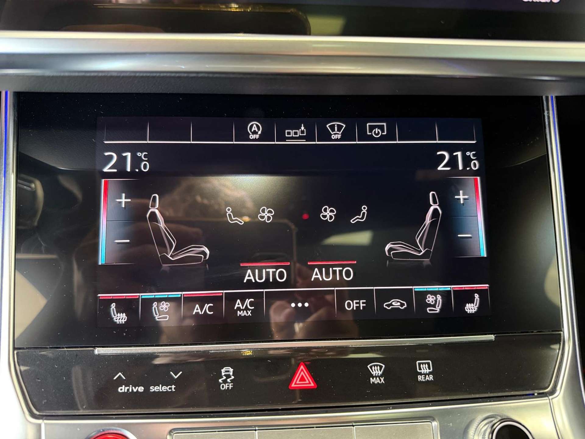 Audi RS6  Avant 4.0 mhev /CARBOCERAMICI / EVENTURI /721CV