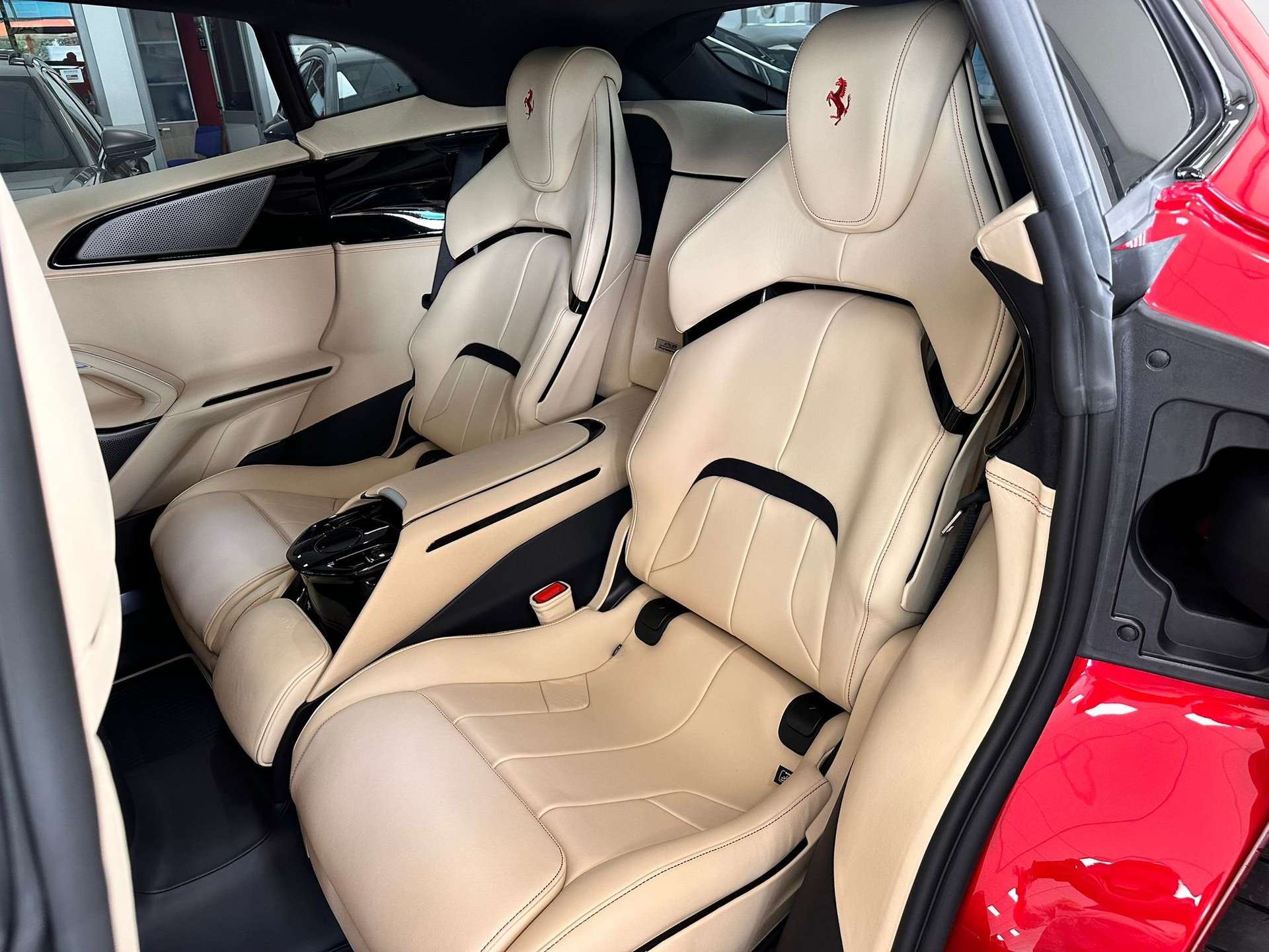 Ferrari Purosangue  6.5