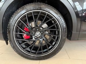 Jaguar E-Pace  2.0d i4 R-SPORT E awd 150cv auto