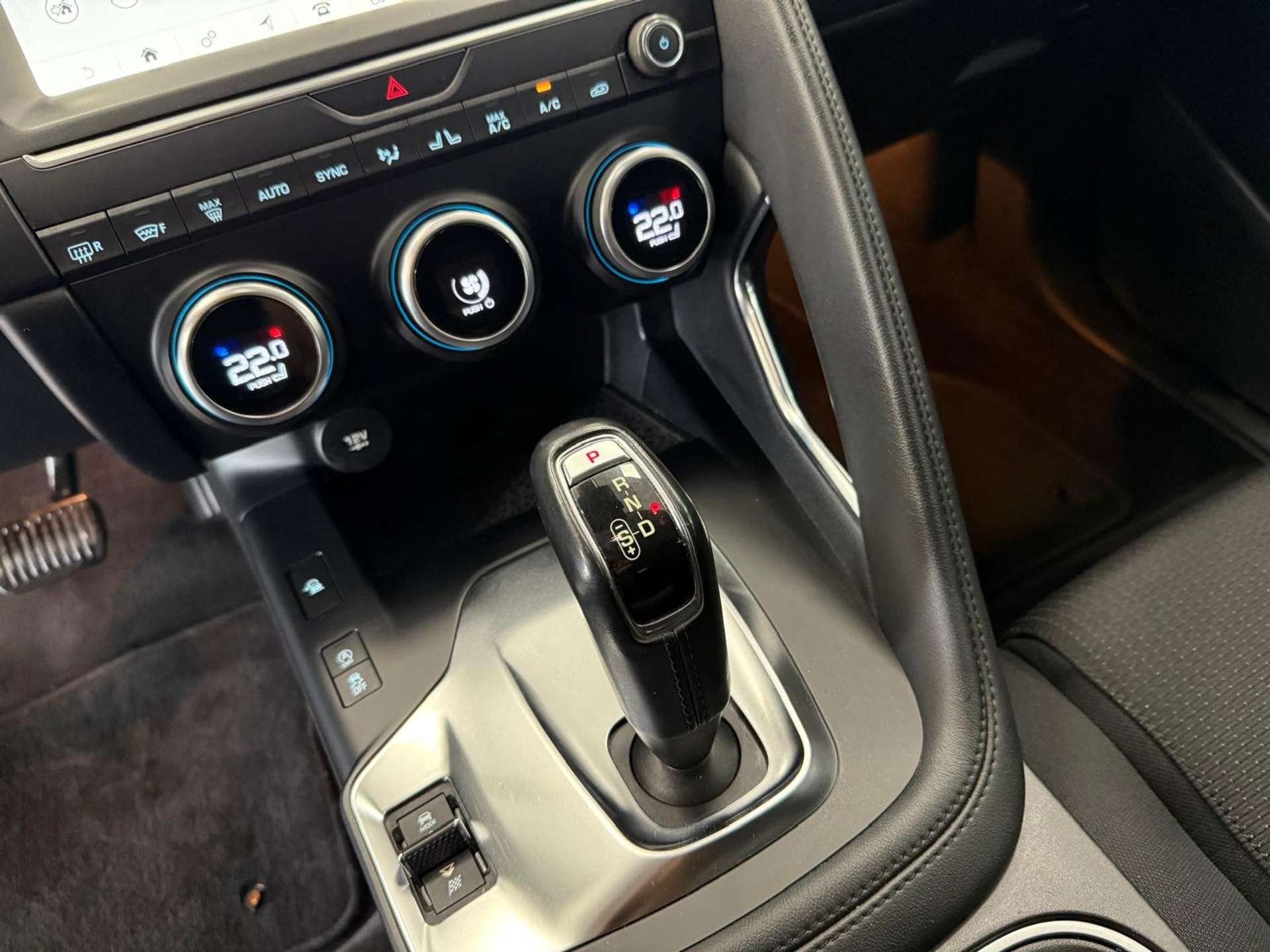 Jaguar E-Pace  2.0d i4 R-SPORT E awd 150cv auto