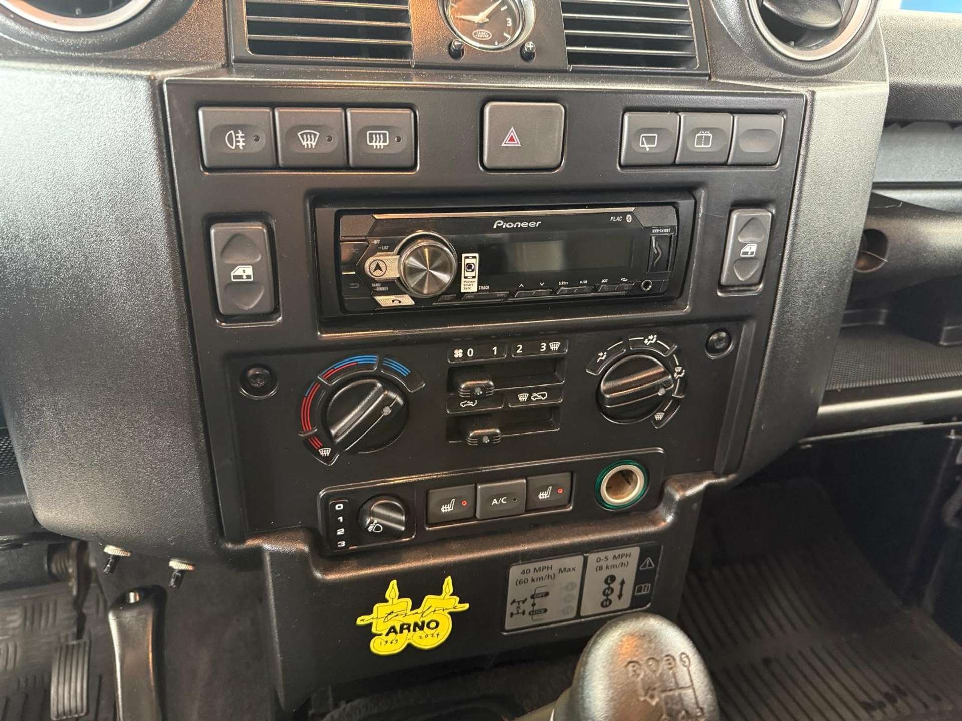 Land Rover Defender  90 2.4 td4 SE SW 4 POSTI
