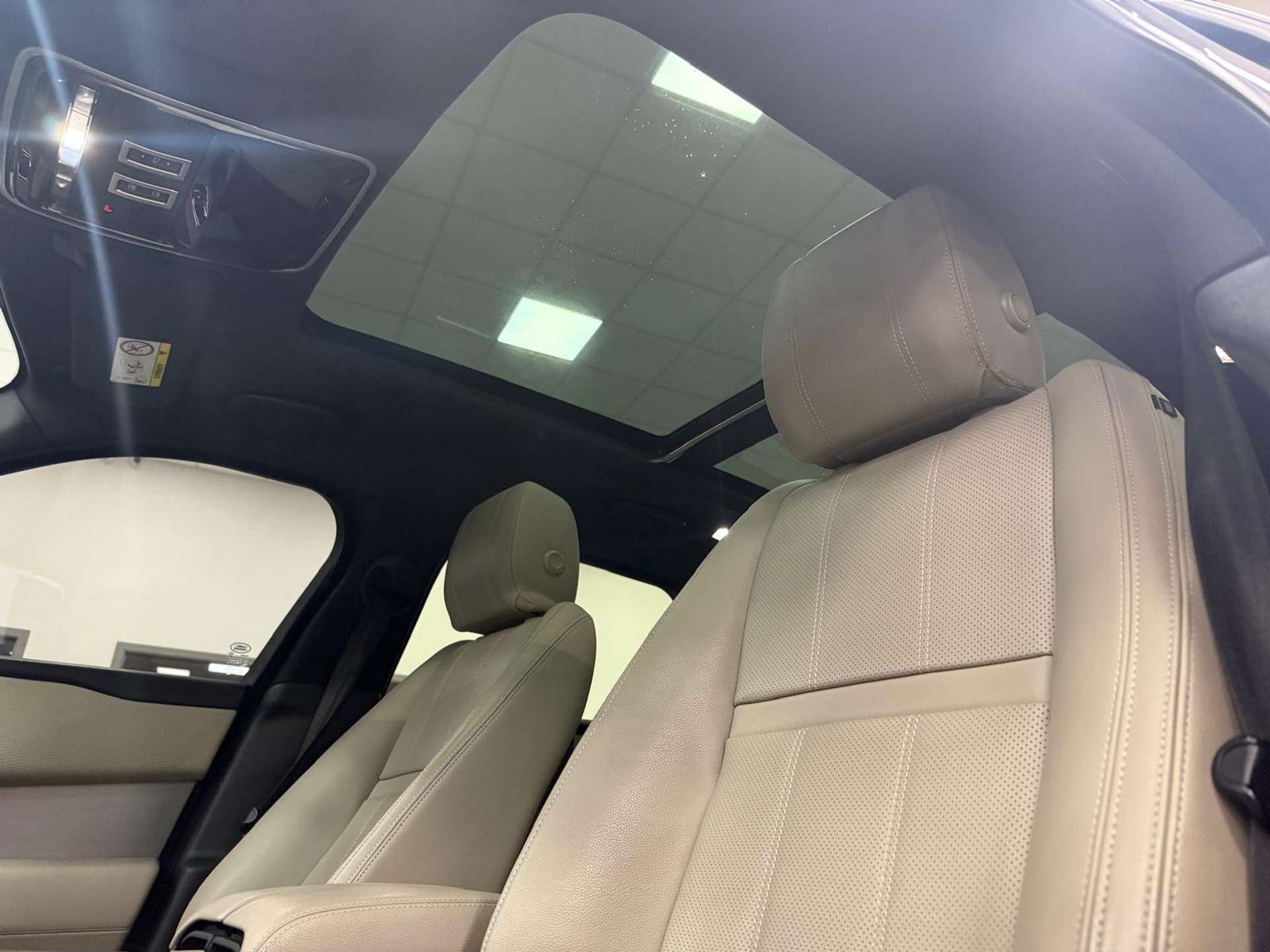 Land Rover Range Rover Velar  2.0d i4 R-Dynamic 240cv SOSPENSIONI PNEUMATICHE