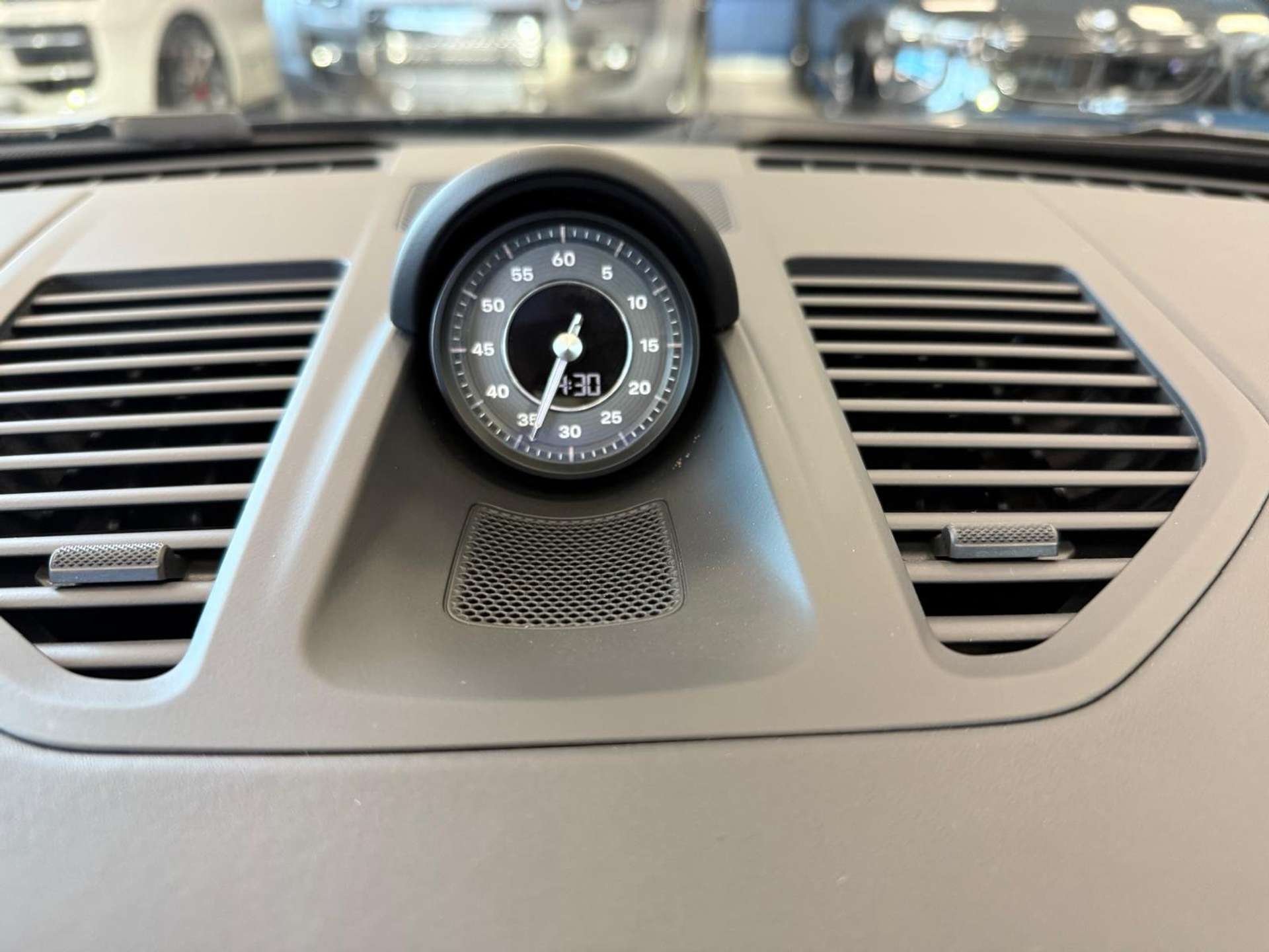 Porsche 992  Turbo S Cabrio auto