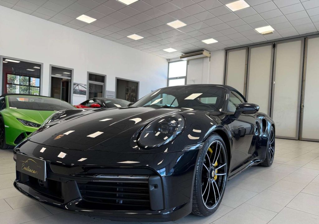 Porsche 992  Turbo S Cabrio auto