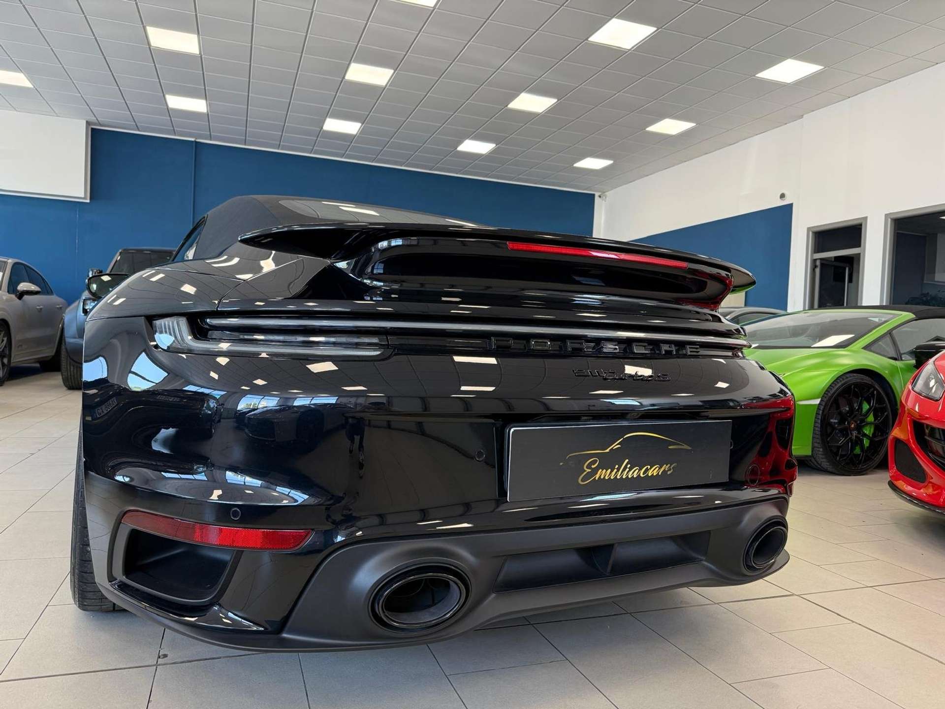Porsche 992  Turbo S Cabrio auto