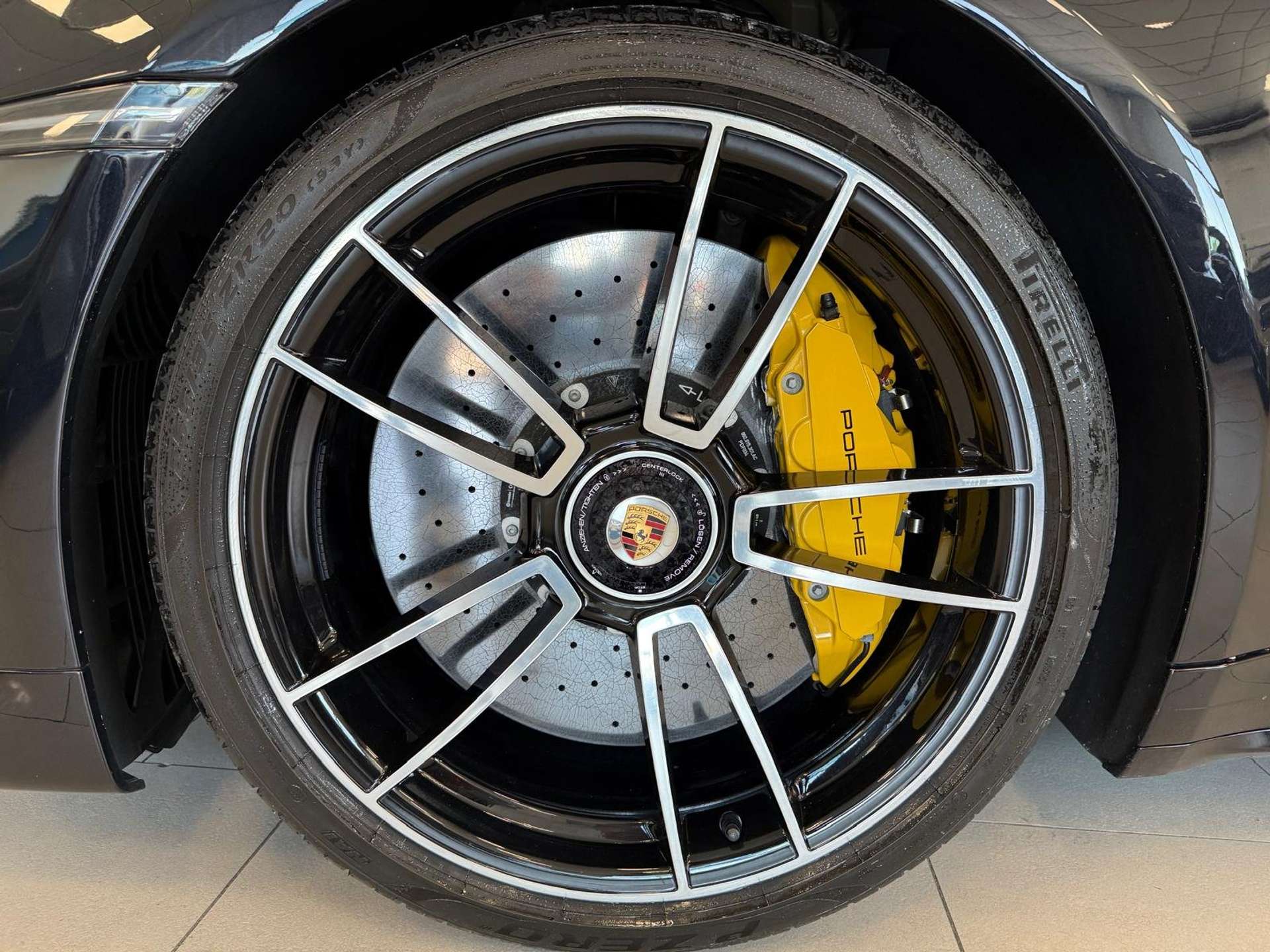 Porsche 992  Turbo S Cabrio auto