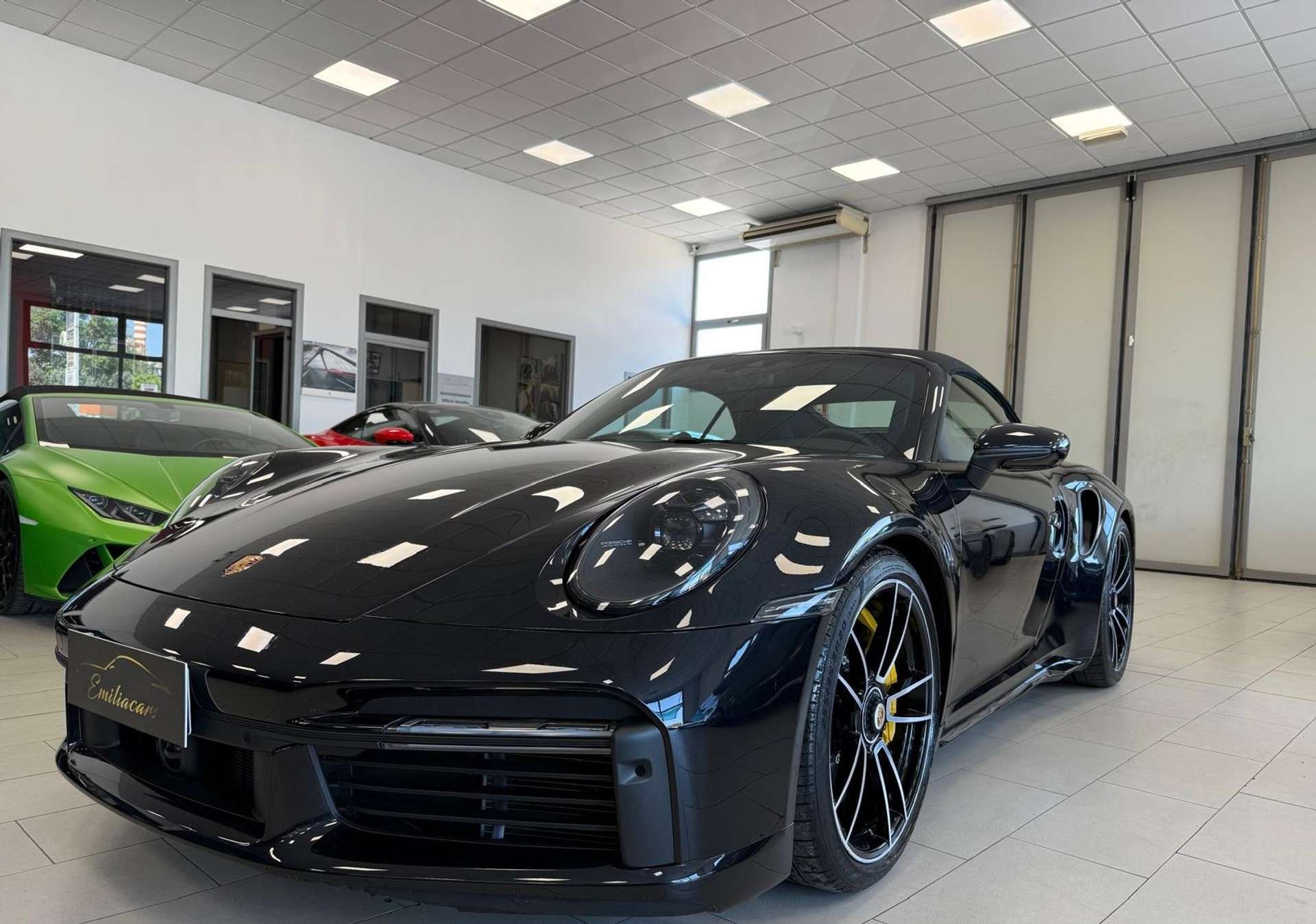 Porsche 992  Turbo S Cabrio auto