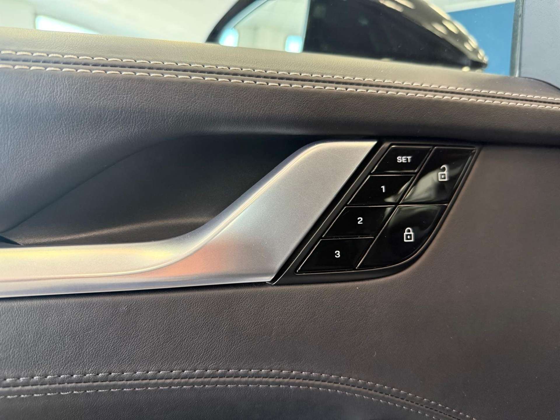 Porsche 992  Turbo S Cabrio auto