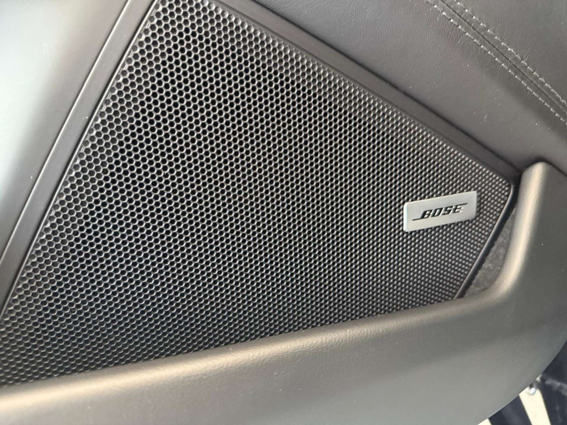 Porsche 992  Turbo S Cabrio auto