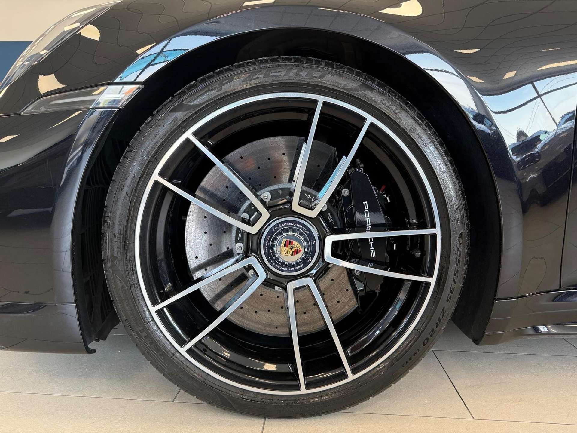 Porsche 992  Turbo S Cabrio auto