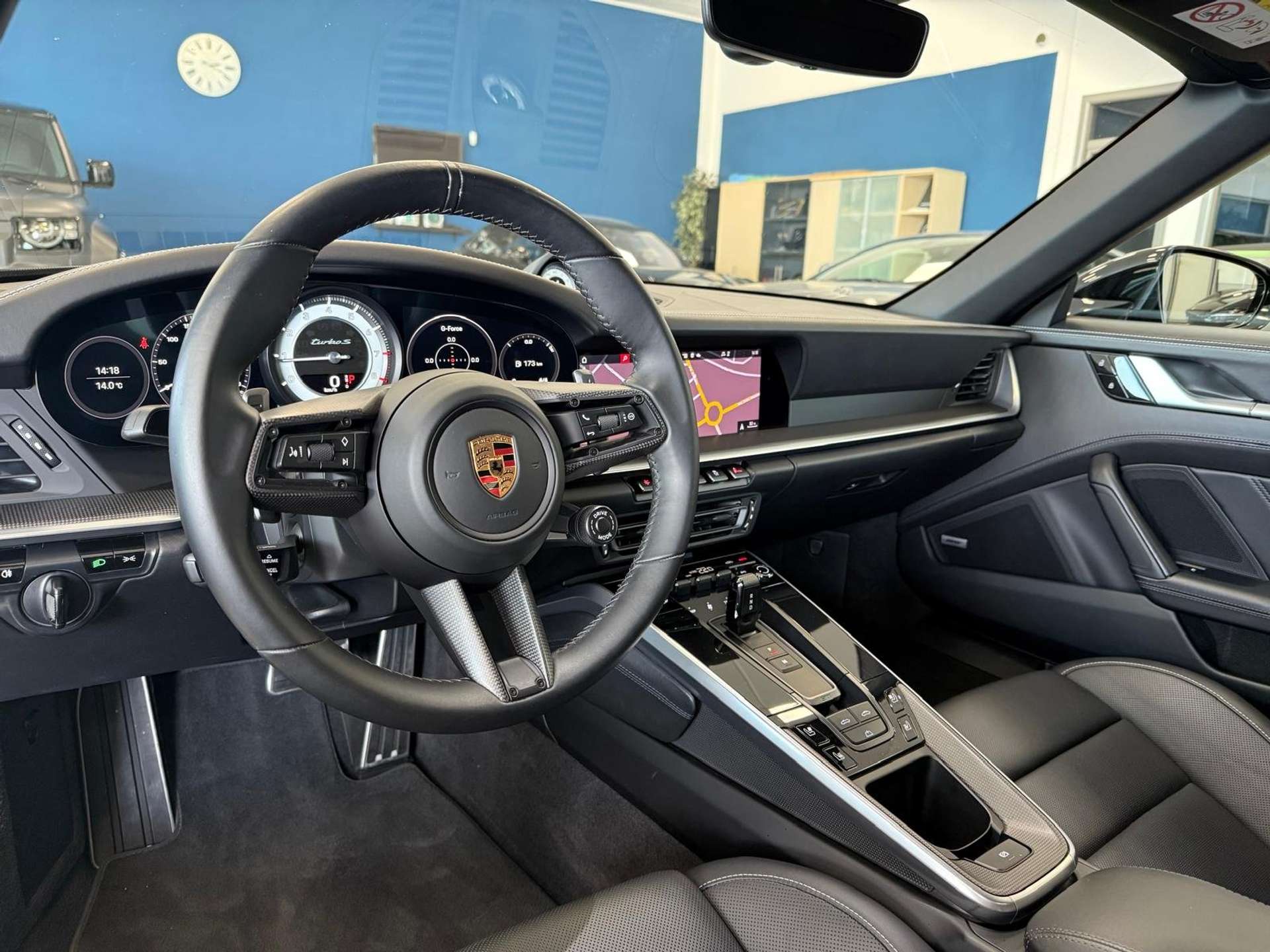 Porsche 992  Turbo S Cabrio auto