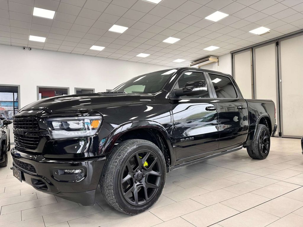 RAM 1500  5.7 V8 GPL Crew Cab Laramie Night AUTO EUROPEA