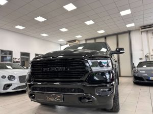RAM 1500  5.7 V8 GPL Crew Cab Laramie Night AUTO EUROPEA
