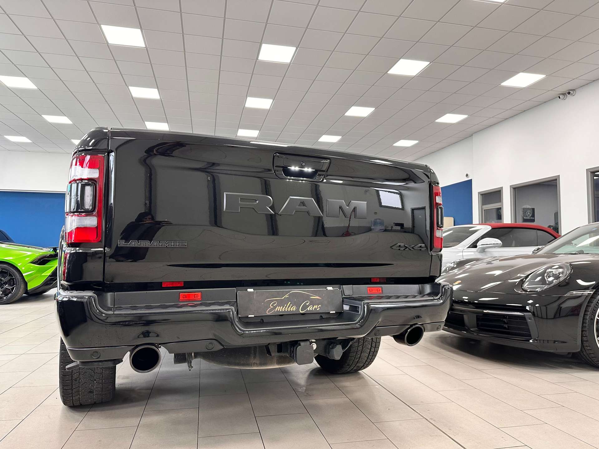 RAM 1500  5.7 V8 GPL Crew Cab Laramie Night AUTO EUROPEA