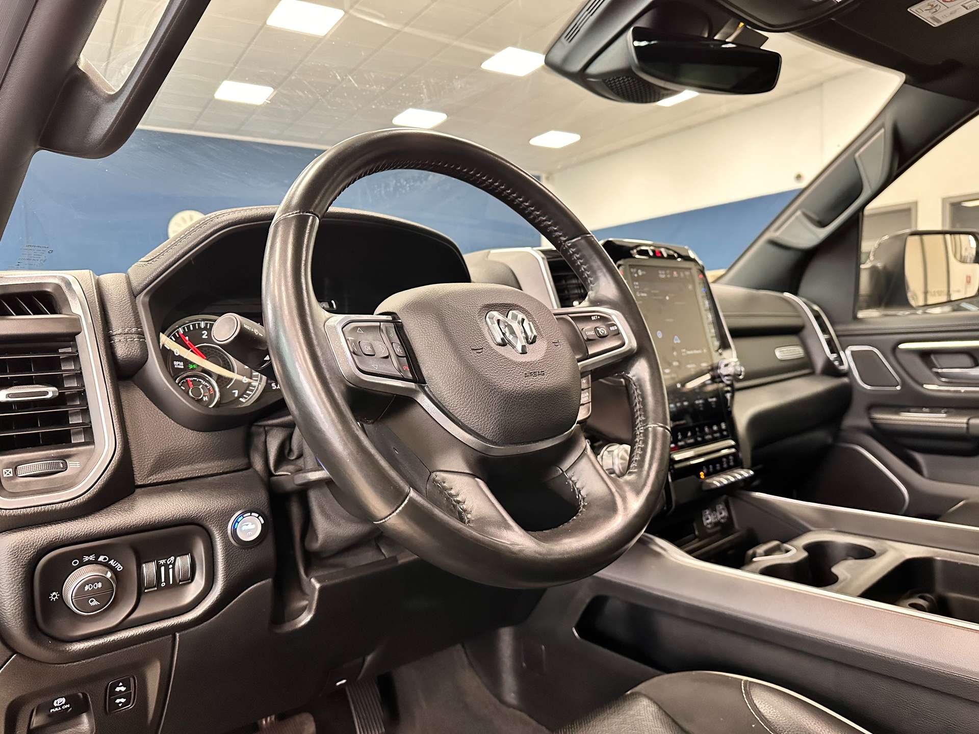 RAM 1500  5.7 V8 GPL Crew Cab Laramie Night AUTO EUROPEA